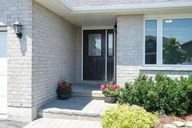 16 Chestnut Dr, House detached with 3 bedrooms, 2 bathrooms and 6 parking in Belleville ON | Image 21