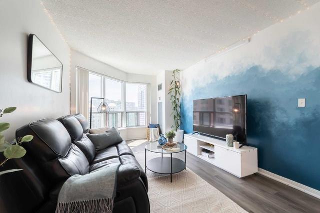 ph109 - 11 Lee Centre Dr, Condo with 1 bedrooms, 1 bathrooms and 1 parking in Toronto ON | Card Image