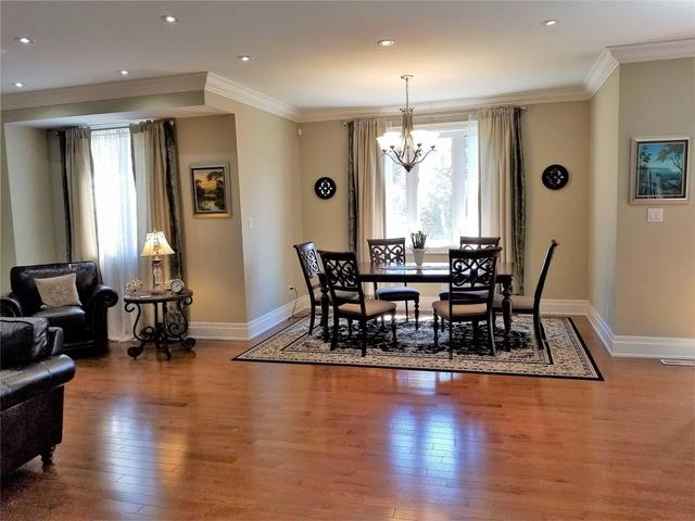 374 Beechgrove Dr, House detached with 4 bedrooms, 5 bathrooms and 2 parking in Toronto ON | Image 2