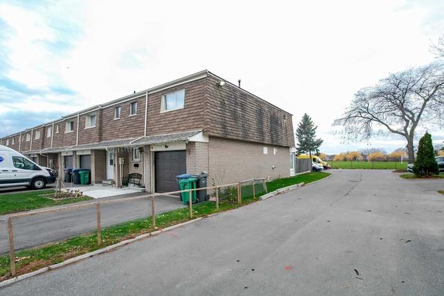 6 - 7450 Darcel Ave, House attached with 3 bedrooms, 2 bathrooms and 4 parking in Mississauga ON | Image 12