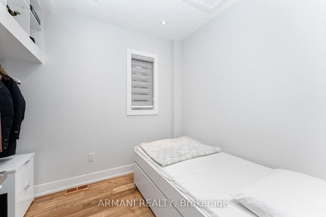 414 Northcliffe Blvd, House detached with 2 bedrooms, 2 bathrooms and 3 parking in Toronto ON | Image 9