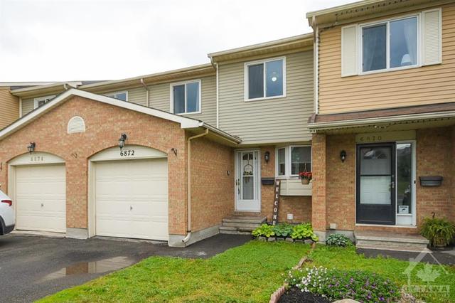 6872 Bilberry Drive, Townhouse with 3 bedrooms, 3 bathrooms and 3 parking in Ottawa ON | Image 1