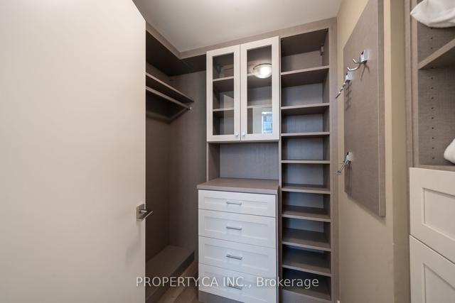 2307 - 32 Davenport Rd, Condo with 2 bedrooms, 2 bathrooms and 2 parking in Toronto ON | Image 10