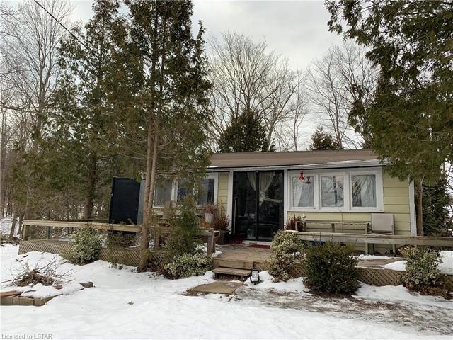 34830 Old River Road, House detached with 1 bedrooms, 1 bathrooms and 10 parking in Central Huron ON | Image 1