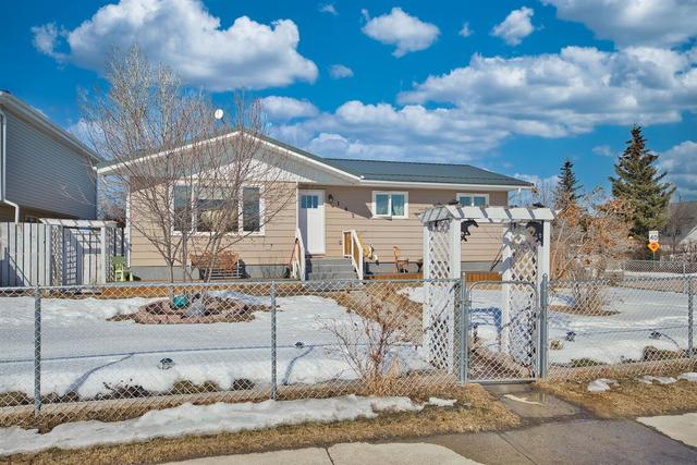 102 Langdon Avenue, House detached with 3 bedrooms, 1 bathrooms and 4 parking in Wheatland County AB | Image 3