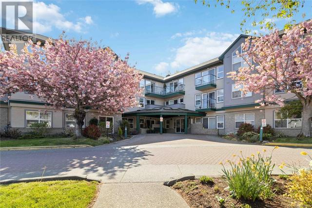 301 - 1485 Garnet Rd, Condo with 1 bedrooms, 1 bathrooms and null parking in Saanich BC | Image 32