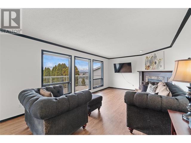988 Monashee Place, House detached with 6 bedrooms, 3 bathrooms and 4 parking in Kelowna BC | Image 8