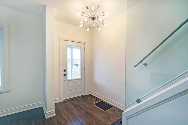233 Mcroberts Ave, House semidetached with 3 bedrooms, 3 bathrooms and 1 parking in Toronto ON | Image 2