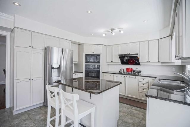 1450 Bayshire Dr, House detached with 4 bedrooms, 5 bathrooms and 4 parking in Oakville ON | Image 4