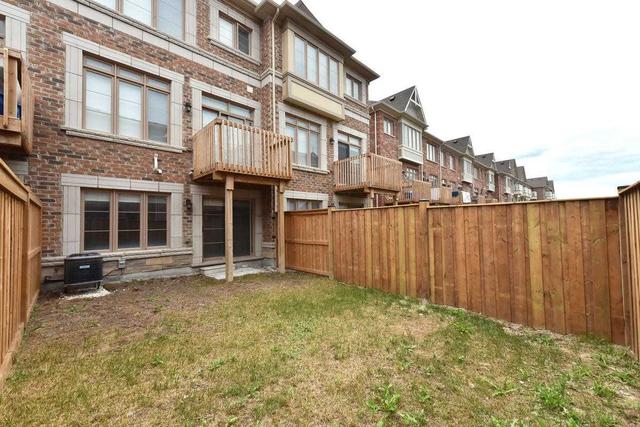 58 Farooq Blvd, House attached with 3 bedrooms, 3 bathrooms and 2 parking in Vaughan ON | Image 31