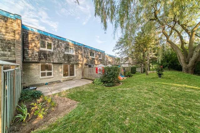 96 Wild Briar Way, Townhouse with 4 bedrooms, 3 bathrooms and 2 parking in Toronto ON | Image 28