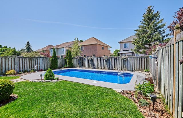 24 Wiseman Dr, House detached with 4 bedrooms, 3 bathrooms and 4 parking in Ajax ON | Image 32
