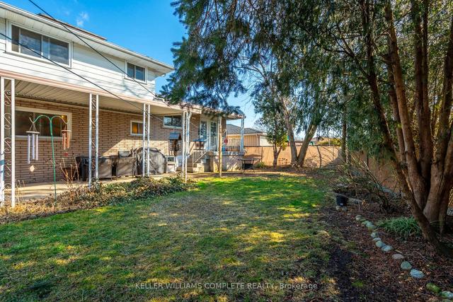 33 Parklands Dr, House detached with 3 bedrooms, 2 bathrooms and 5 parking in Hamilton ON | Image 32