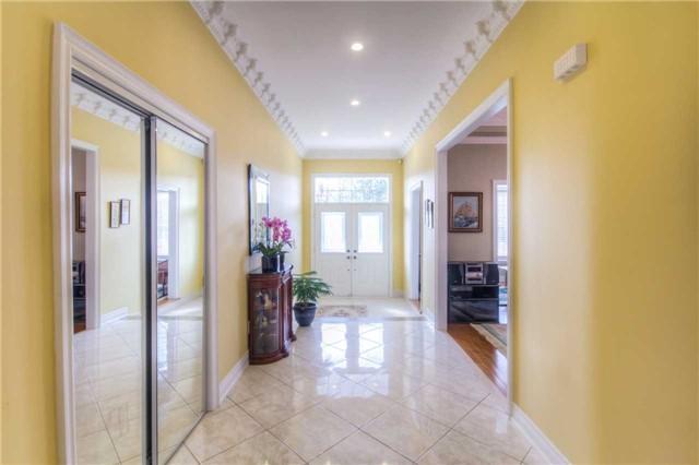 66 Canterbury Crt, House detached with 3 bedrooms, 4 bathrooms and 8 parking in Richmond Hill ON | Image 4