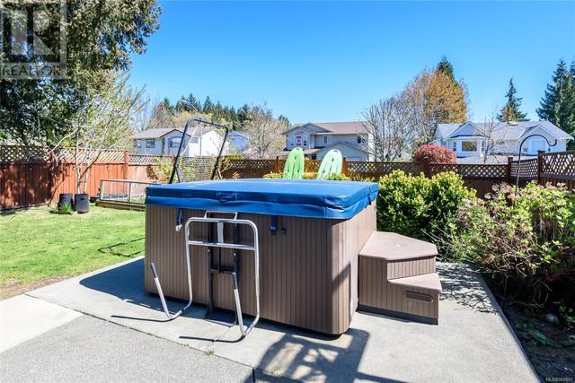 2226 Heron Cres, House detached with 3 bedrooms, 3 bathrooms and 2 parking in Comox BC | Image 44
