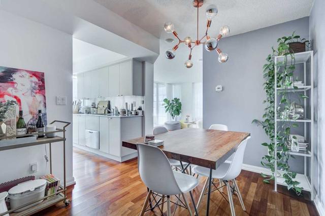 511 - 111 Elizabeth St, Condo with 2 bedrooms, 2 bathrooms and 1 parking in Toronto ON | Image 17