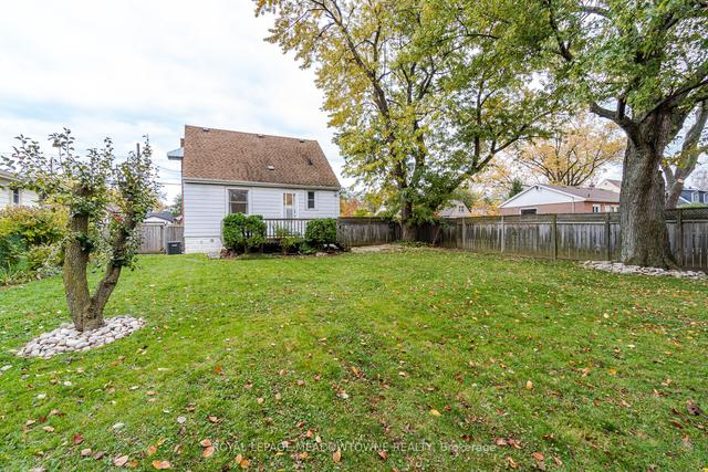 274 West 2nd St, House detached with 3 bedrooms, 1 bathrooms and 3 parking in Hamilton ON | Image 26