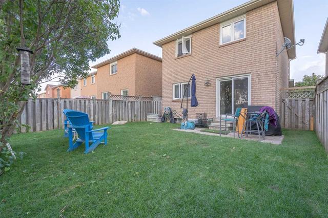 81 Toba Cres, House detached with 3 bedrooms, 2 bathrooms and 4 parking in Brampton ON | Image 10