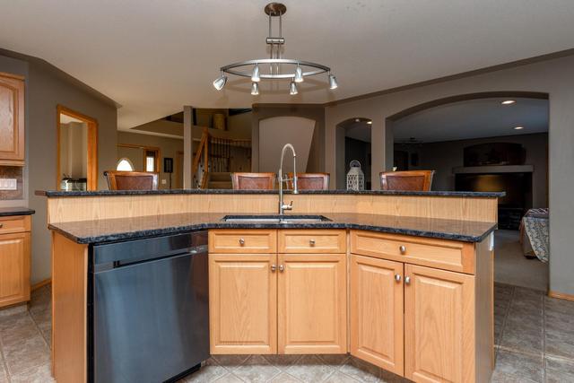 1511 Eagle View Place Sw, House detached with 6 bedrooms, 4 bathrooms and null parking in Medicine Hat AB | Image 9