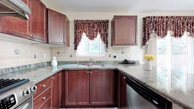 11 Quietbrook Cres, House detached with 4 bedrooms, 4 bathrooms and 4 parking in Toronto ON | Image 33