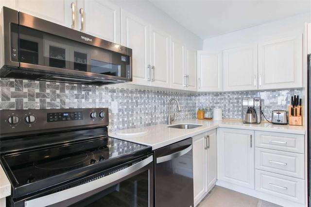 1009 - 3590 Kaneff Cres, Condo with 2 bedrooms, 2 bathrooms and 2 parking in Mississauga ON | Image 6