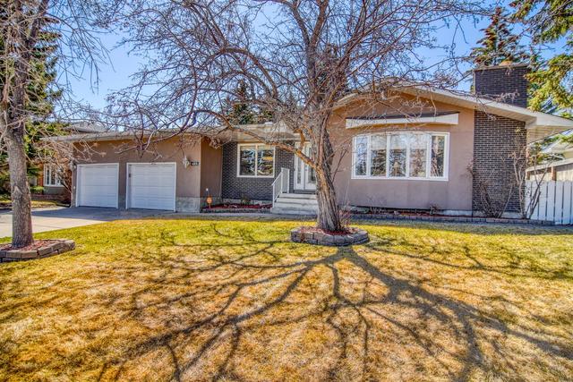 423 Lake Bonavista Drive Se, House detached with 3 bedrooms, 3 bathrooms and 6 parking in Calgary AB | Image 4