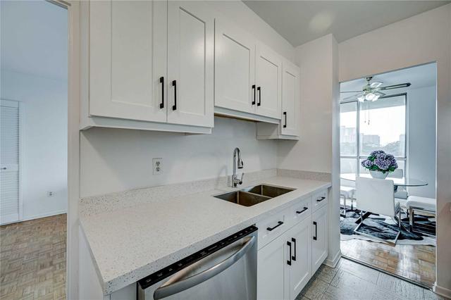 610 - 1 Massey Sq, Condo with 3 bedrooms, 2 bathrooms and 0 parking in Toronto ON | Image 39