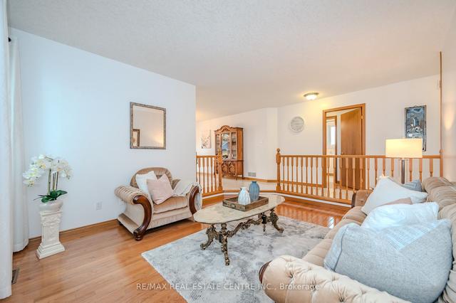 7 Parker Pl, House detached with 4 bedrooms, 2 bathrooms and 4 parking in Guelph ON | Image 33
