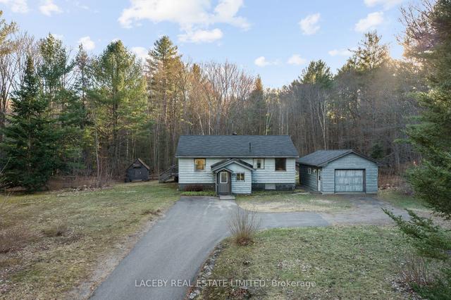 296 Wilson Falls Rd, House detached with 1 bedrooms, 1 bathrooms and 10 parking in Bracebridge ON | Image 1