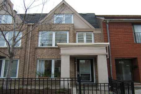 th10 - 140 Bathurst St, Townhouse with 3 bedrooms, 3 bathrooms and 1 parking in Toronto ON | Image 1