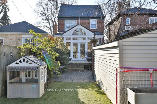 37 Cliveden Ave, House detached with 3 bedrooms, 2 bathrooms and 3 parking in Toronto ON | Image 30