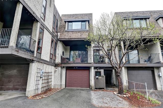 207 Crichton Street, Townhouse with 3 bedrooms, 3 bathrooms and 3 parking in Ottawa ON | Image 19