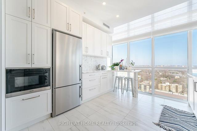 2507 - 32 Davenport Rd, Condo with 2 bedrooms, 2 bathrooms and 2 parking in Toronto ON | Image 34