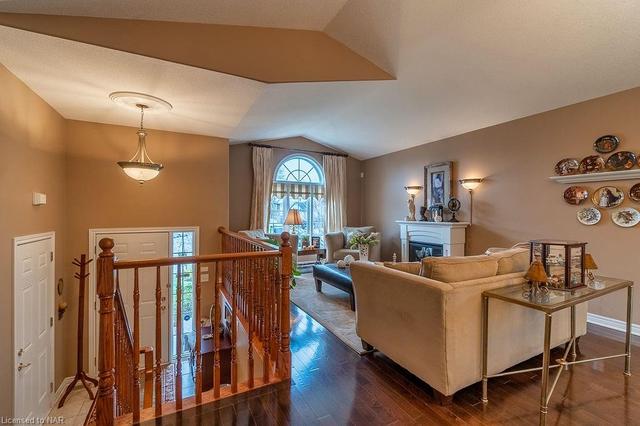 8423 Atack Court, House detached with 3 bedrooms, 2 bathrooms and 1 parking in Niagara Falls ON | Image 7