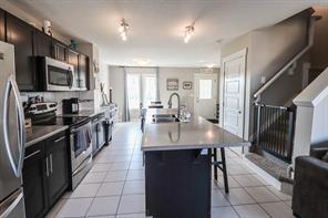 8818 96 Avenue, Home with 3 bedrooms, 3 bathrooms and 1 parking in Greenview No. 16 AB | Image 1