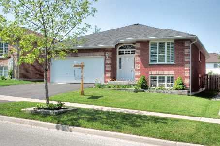 174 Wildwood Tr, House detached with 3 bedrooms, 3 bathrooms and 2 parking in Barrie ON | Image 1
