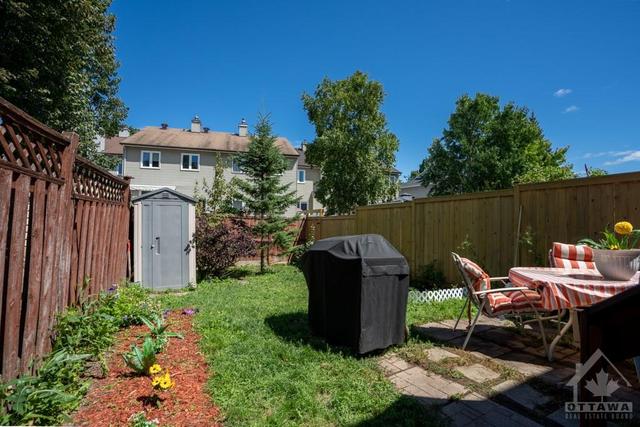 1528 Briarfield Crescent, Townhouse with 3 bedrooms, 2 bathrooms and 3 parking in Ottawa ON | Image 27