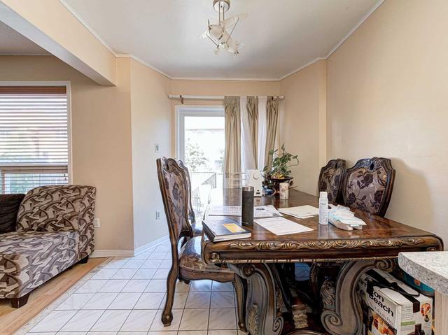 1 Kenwood Dr S, Townhouse with 3 bedrooms, 3 bathrooms and 2 parking in Brampton ON | Image 9
