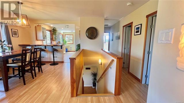 1280 Rupert Rd, House detached with 5 bedrooms, 3 bathrooms and 3 parking in Ucluelet BC | Image 5