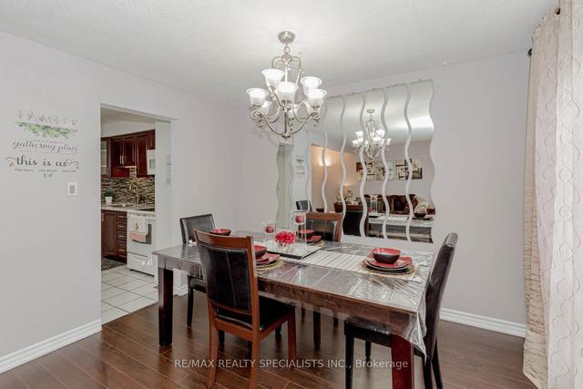 88 Carleton Pl, Townhouse with 4 bedrooms, 3 bathrooms and 2 parking in Brampton ON | Image 4