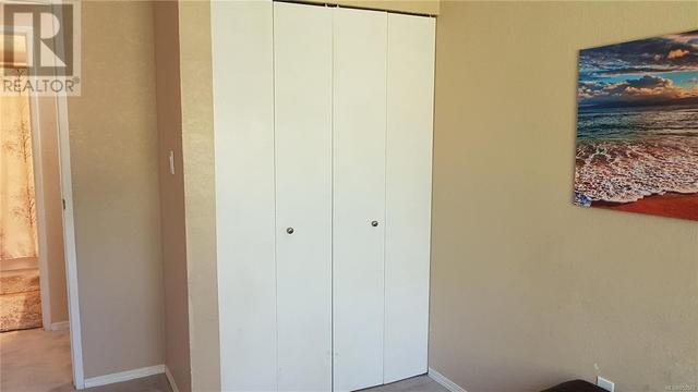 2nd bedroom closet | Image 21
