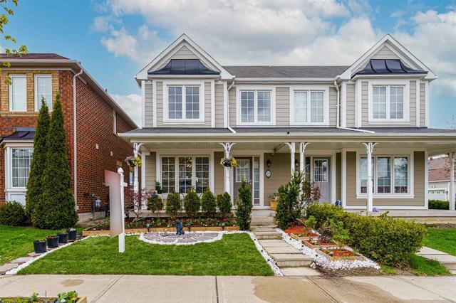 28 Calafia St, House semidetached with 3 bedrooms, 3 bathrooms and 3 parking in Markham ON | Image 1