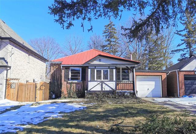 63 Hillside Ave N, House detached with 2 bedrooms, 1 bathrooms and 3 parking in Hamilton ON | Image 4
