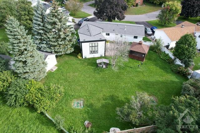 53 Biscayne Crescent, House detached with 4 bedrooms, 3 bathrooms and 3 parking in Ottawa ON | Image 2