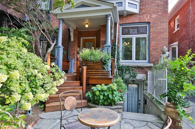 13a Delaware Ave, House semidetached with 4 bedrooms, 4 bathrooms and 1 parking in Toronto ON | Image 1