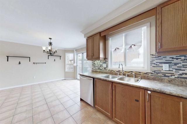 197 Andrew Hill Dr, House semidetached with 3 bedrooms, 3 bathrooms and 2 parking in Vaughan ON | Image 3