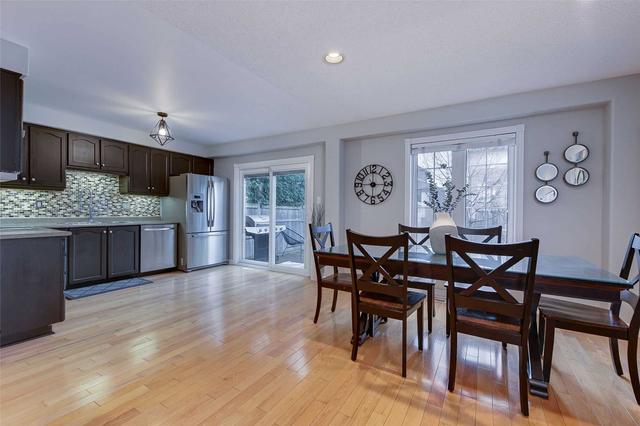 52 Adams St, House attached with 3 bedrooms, 3 bathrooms and 6 parking in Bradford West Gwillimbury ON | Image 4