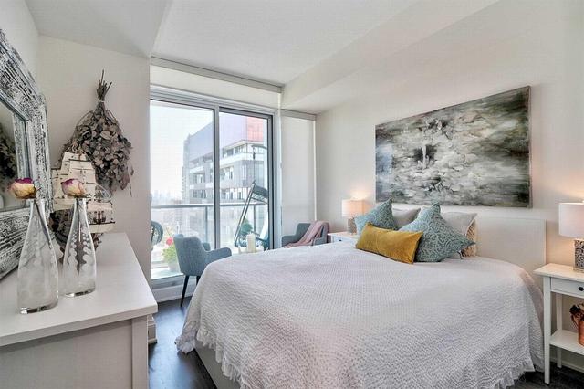 3409 - 30 Roehampton Ave, Condo with 2 bedrooms, 2 bathrooms and 1 parking in Toronto ON | Image 4