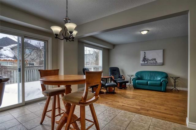 252 Farley Dr, House detached with 4 bedrooms, 3 bathrooms and 4 parking in Guelph ON | Image 3