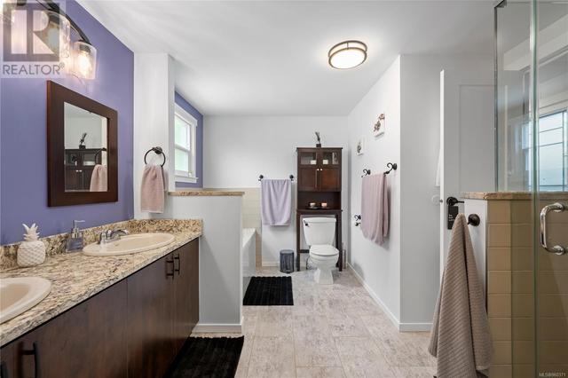 Large bathroom with shower and separate tub | Image 20